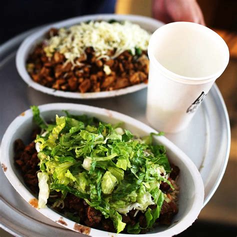 Dieticians Recommend Healthy Chipotle Bowls And Meals