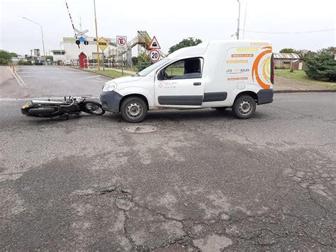 Una Mujer Sufrió Fractura En Su Pierna Derecha Tras Accidente A Metros