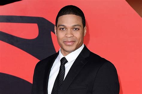 'Cyborg' Actor Ray Fisher Is Ripped in New 'Justice League' Teaser Photo