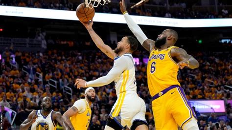 Nba Play Offs Golden State Warriors Hold Off Elimination With Win Over Los Angeles Lakers Bbc