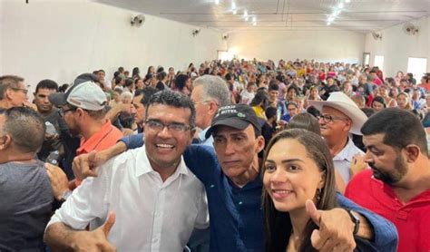 Dr Lahesio Bonfim Recebido Por Grande Multid O Em S O Jo Odo