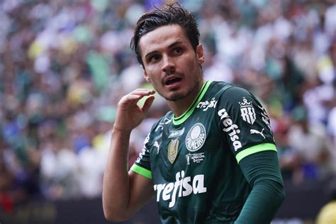 Raphael Veiga Est A Um Gol De Marca In Dita No Palmeiras