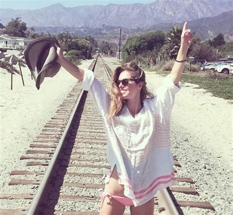 Hot Sexy Leona Paraminski Bikini Pics