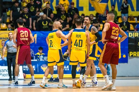 Reale Mutua Basket Inizia Il Girone Di Ritorno Torino Impegnata In