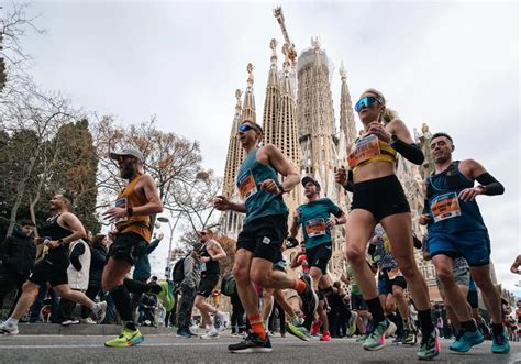 Muere un participante del maratón de Barcelona que se desplomó tras