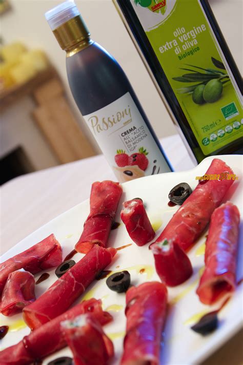 Gli Involtini Di Bresaola Con Gorgonzola Al Basilico Olive Nere E