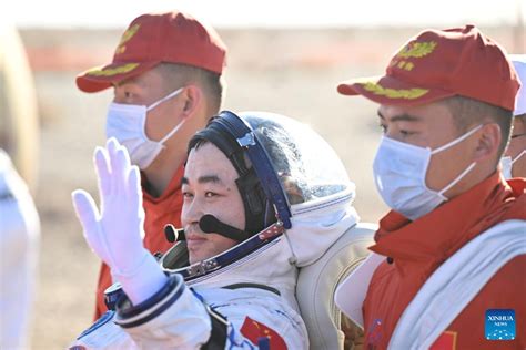 Todos Los Astronautas De Shenzhou Salen De C Psula De Retorno