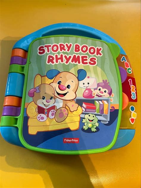 Livro de Rimas Fisher Price Brinquedo para Bebês Fisher Price Usado