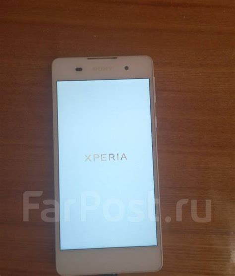 Смартфон Sony, 16 гб, белый, 4G LTE, б/у, в наличии. Цена: 1 000₽ во ...