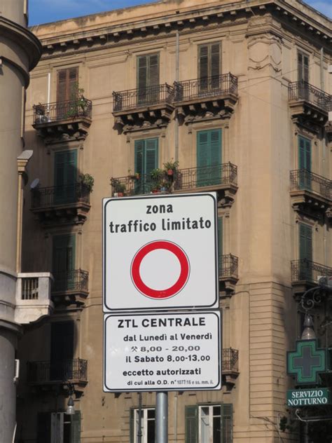 Ztl Palermo Sospesa Da Stazione A Via Cavour Mondo Motori Ansa It