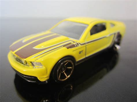 Yahoo オークション Hot Wheels 2010 FORD MUSTANG GT Multipack Exc