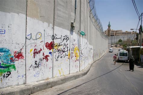 boiteaoutils: # PALESTINIAN CHRONICLES /// The Wall in East Jerusalem ...