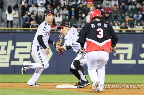 서건창 프로야구 Kia서 새 출발1억2천만원에 계약 한국경제