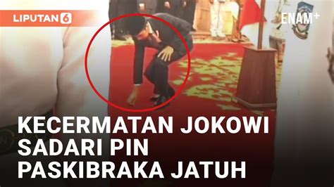 Presiden Jokowi Inisiatif Berjongkok Ambilkan Pin Anggota Paskibraka