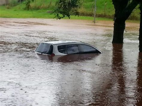 Carros Ficam Ilhados E Alagamento Causa Acidente CBN Campinas 99 1 FM