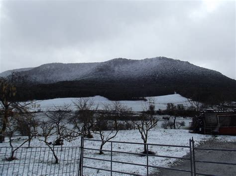 Nieve Primera Nevada Del A O En Los Altos De Valdegobia Eitb Eus