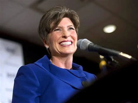 Exploring Rumors: Does U.S. Senator Joni Ernst Wear a Wig? – KLAIYI