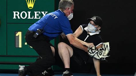 Por Qué Una Mujer Invadió La Cancha En La Final Entre Nadal Y Medvedev