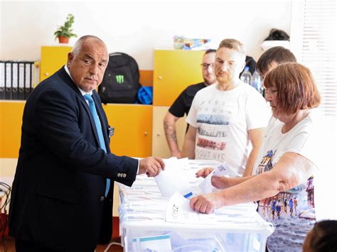 Bulgarian election delivers another fragmented parliament | Elections ...