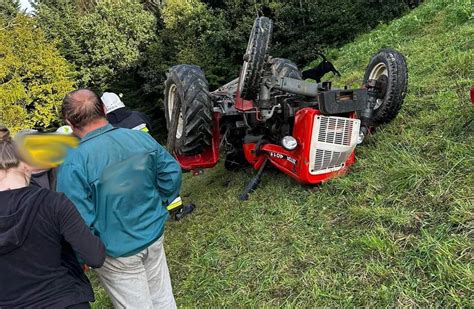 O krok od tragedii podczas prac rolnych Ciągnik przygniótł mężczyznę