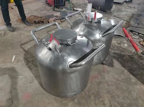 Stainless Steel Vacuum Jacketed Tank With Insulation Capacity 10000