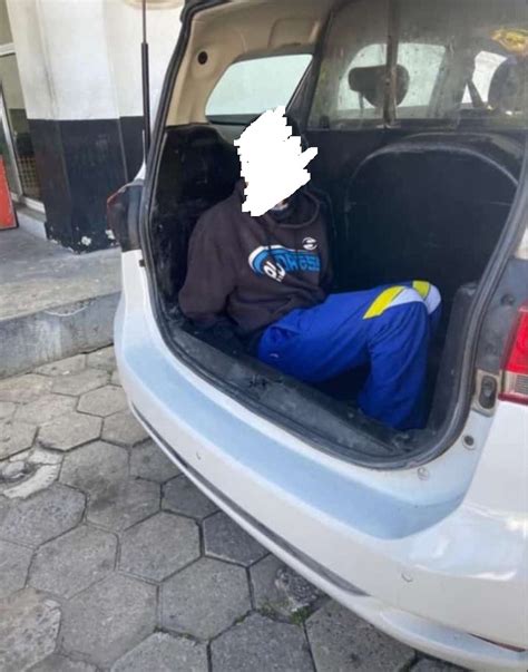 Vítima de bullying gay mata 1 e fere 2 em escola de SP Guia Gay São Paulo