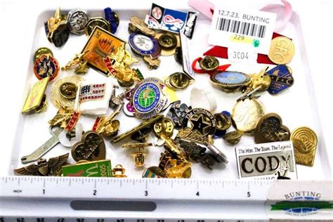 Lapel Pins and Merit Awards - Bunting Online Auctions