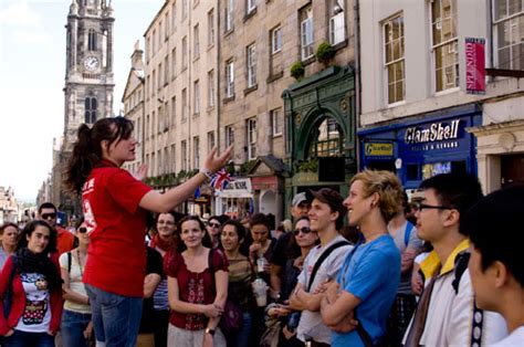 New Edinburgh Free Walking Tour | Broke Tourist