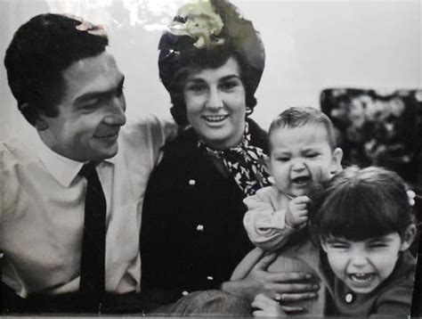 Contributions, "Dr Ali Bacher with family" - South African Jewish Museum Archives at Jewish ...