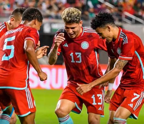 Atención Jugador de la selección Colombia de mayores de visita en Olaya