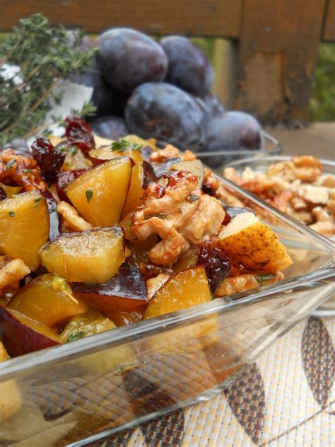 Autumn fruit salad with thyme and ginger | WizardRecipes