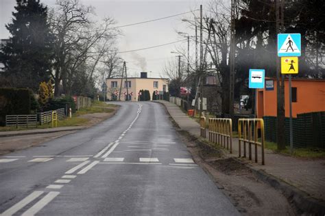 Przy Przej Ciach Dla Pieszych Na Drogach Wojew Dzkich W Zbo U Paterku