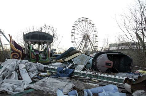 Photos Show Desolate Abandoned Six Flags New Orleans 10 Years After