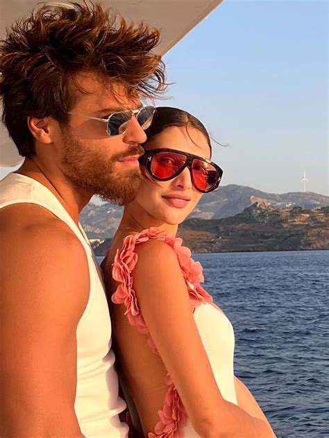 Ator Can Yaman E Namorada - Can Yaman faz 36 anos com novo amor: conheça Sara Bluma, a DJ que ...