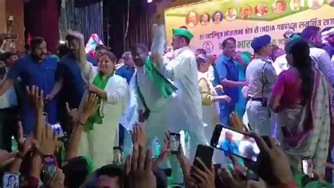 Scuffle between Tej Pratap Yadav and RJD party Workers on Stage : r ...