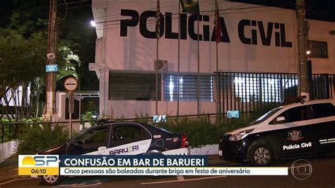 Vídeo Cinco pessoas são baleadas durante briga em festa Bom dia SP G1