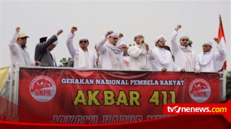 Massa Aksi 411 Serentak Serukan Jokowi Mundur