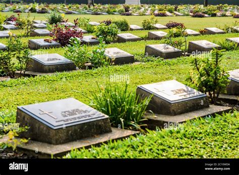 Kanchanaburi War Cemetery Don Rak Stock Photo Alamy