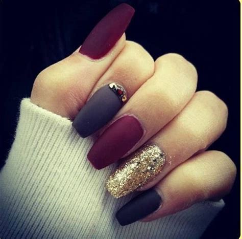 TOP 23 Modne Inspiracje Na Ciemne Paznokcie Matte Nails Design