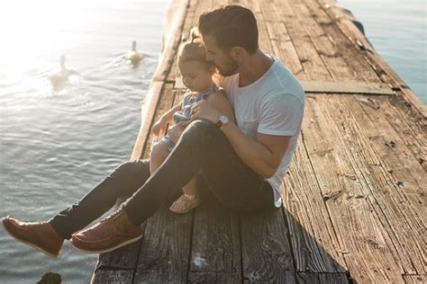 Szexi apa korzózik a játszótéren avagy a MILF után itt a DILF Cukimamik