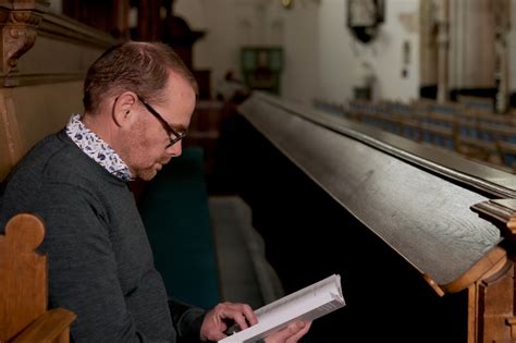 Over Deze Bijbel Bijbel Met Bijdragen Over Geloof Cultuur En Wetenschap