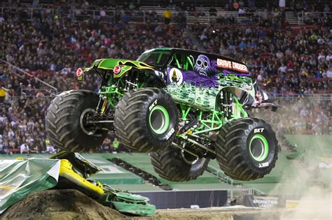 Grave Digger | Monster Trucks Wiki | FANDOM powered by Wikia