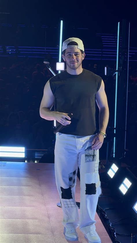 Pin By Erika On Nick Jonas Hot Nick Jonas Photoshoot Nick Jonas Body Nick Jonas Concert