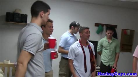 Vidéos porno gratuites Bizutage Gay xHamster