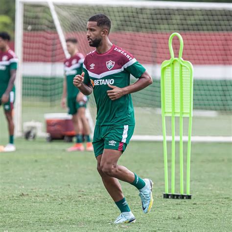 Lateral Do Fluminense Jorge Se Lesiona Gravemente E Fará Cirurgia