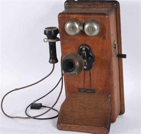 Primeiro Telefone Do Brasil - Dia do Telefone: Saiba de quem foram os primeiros telefones em Santa ...