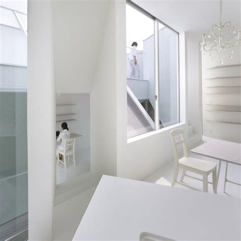 10 Of The Most Popular All White Interiors From Dezeens Pinterest Boards