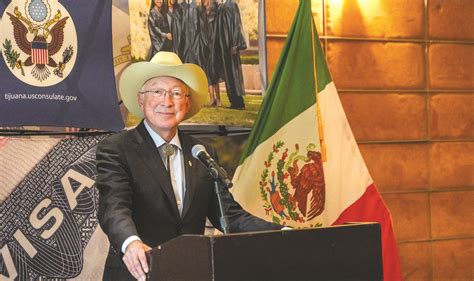 Busca Embajador Ken Salazar Alcanzar “la Mejor Frontera En El Mundo” Entre México Y Eu El Latino