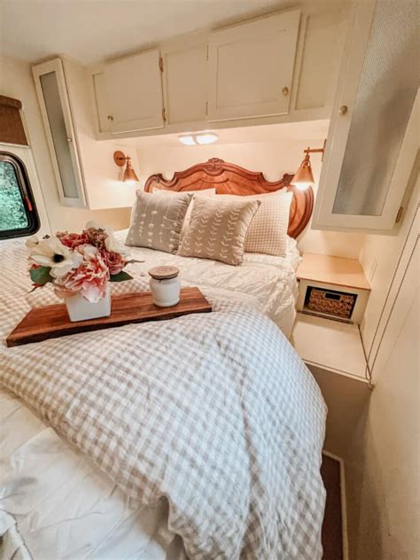 16 Cozy RV Bedrooms That Will Make You Want to Cuddle In Bed