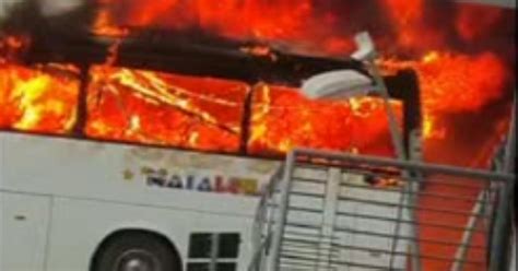 L Autobus Dei Tifosi Della Casertana In Fiamme